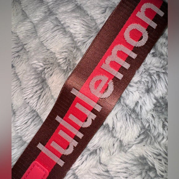 Lululemon | never lost keychain - Picture 4 of 4